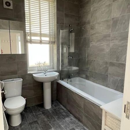 One Bedroom Apartment In The Centre Of Llandudno Luaran gambar